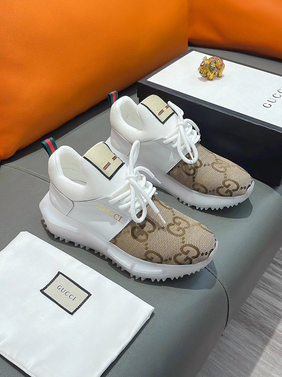 Men's shoes GUCCI "Gucci" P440 Regular size: 38-44 (casual shoes) Product materials: Selected cowhide upper, soft sheepskin feet; original factory special outsole.